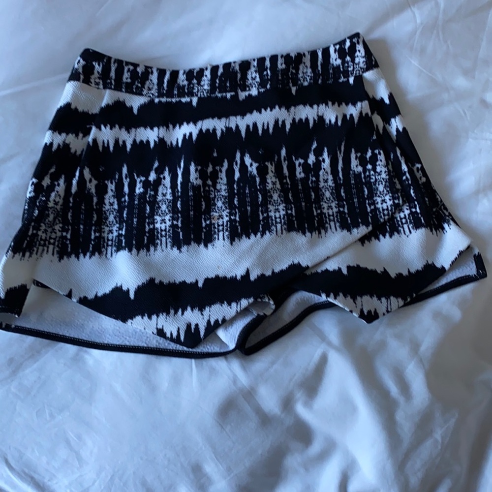 Aqua black and white skort